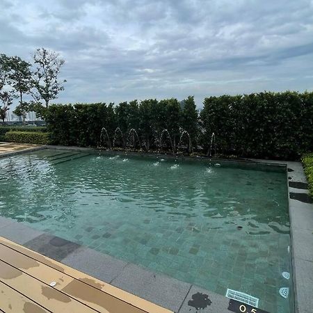 Beacon Suites With Infinity Pool At Georgetown By Wl Εξωτερικό φωτογραφία