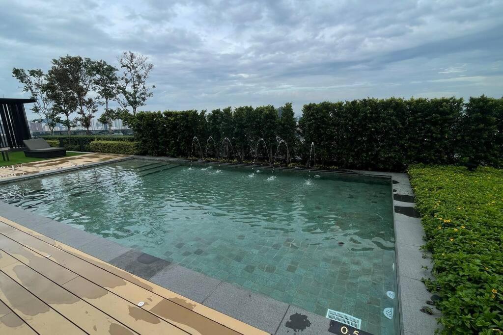 Beacon Suites With Infinity Pool At Georgetown By Wl Εξωτερικό φωτογραφία